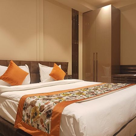Hotel Cullinan By Qotel Janakpuri Делхи Екстериор снимка
