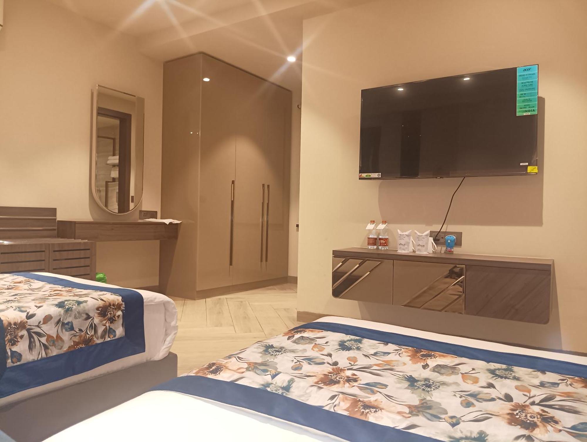 Hotel Cullinan By Qotel Janakpuri Делхи Екстериор снимка