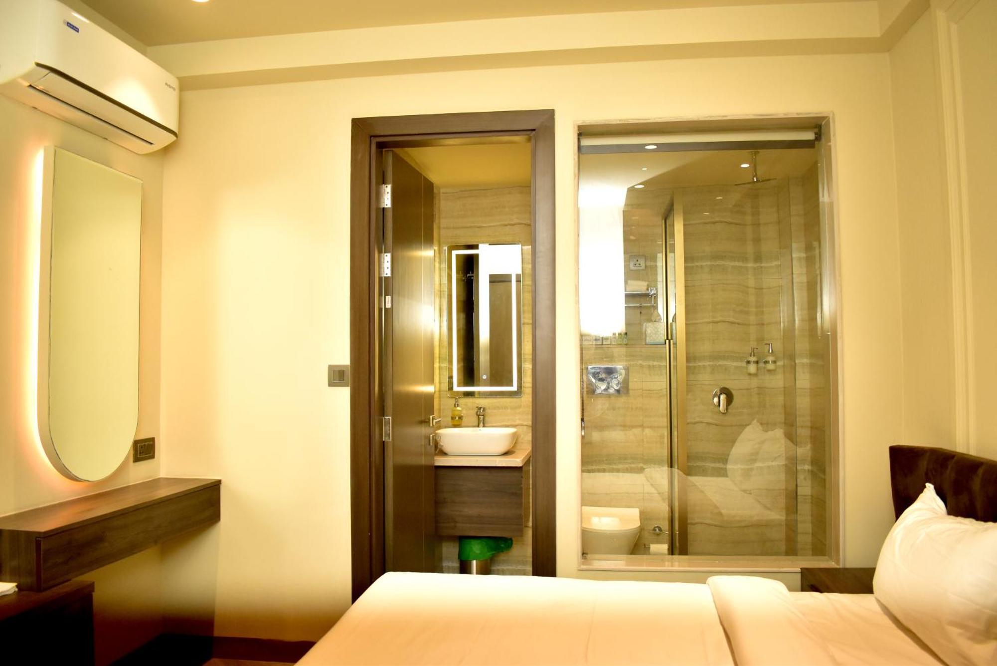 Hotel Cullinan By Qotel Janakpuri Делхи Екстериор снимка