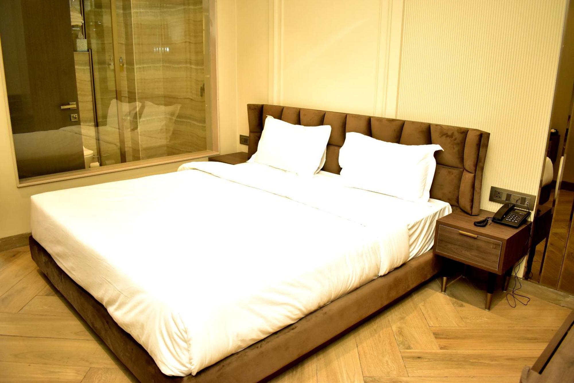 Hotel Cullinan By Qotel Janakpuri Делхи Екстериор снимка