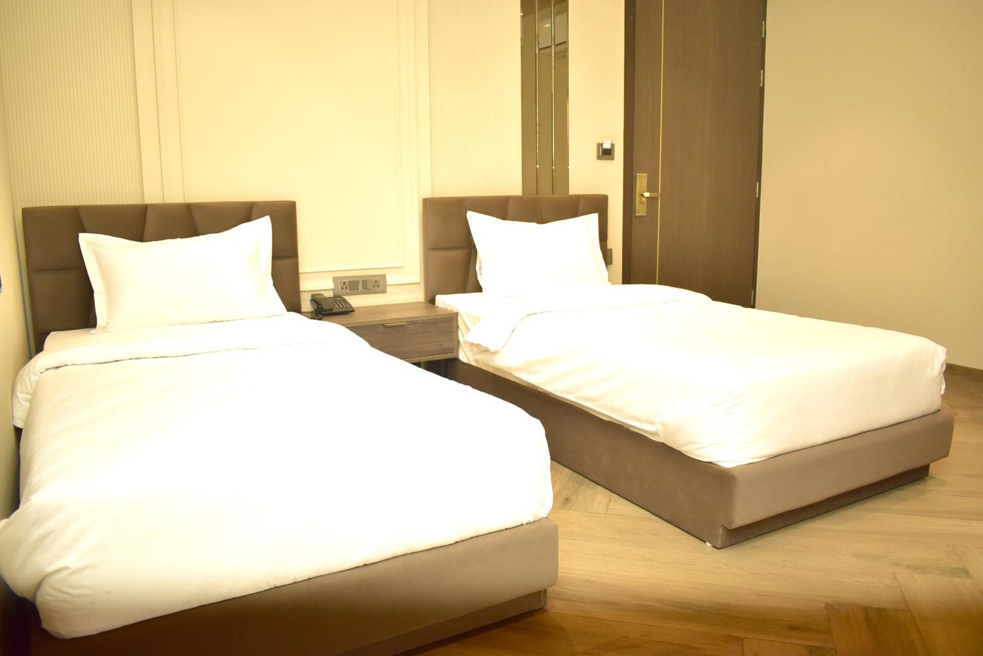 Hotel Cullinan By Qotel Janakpuri Делхи Екстериор снимка